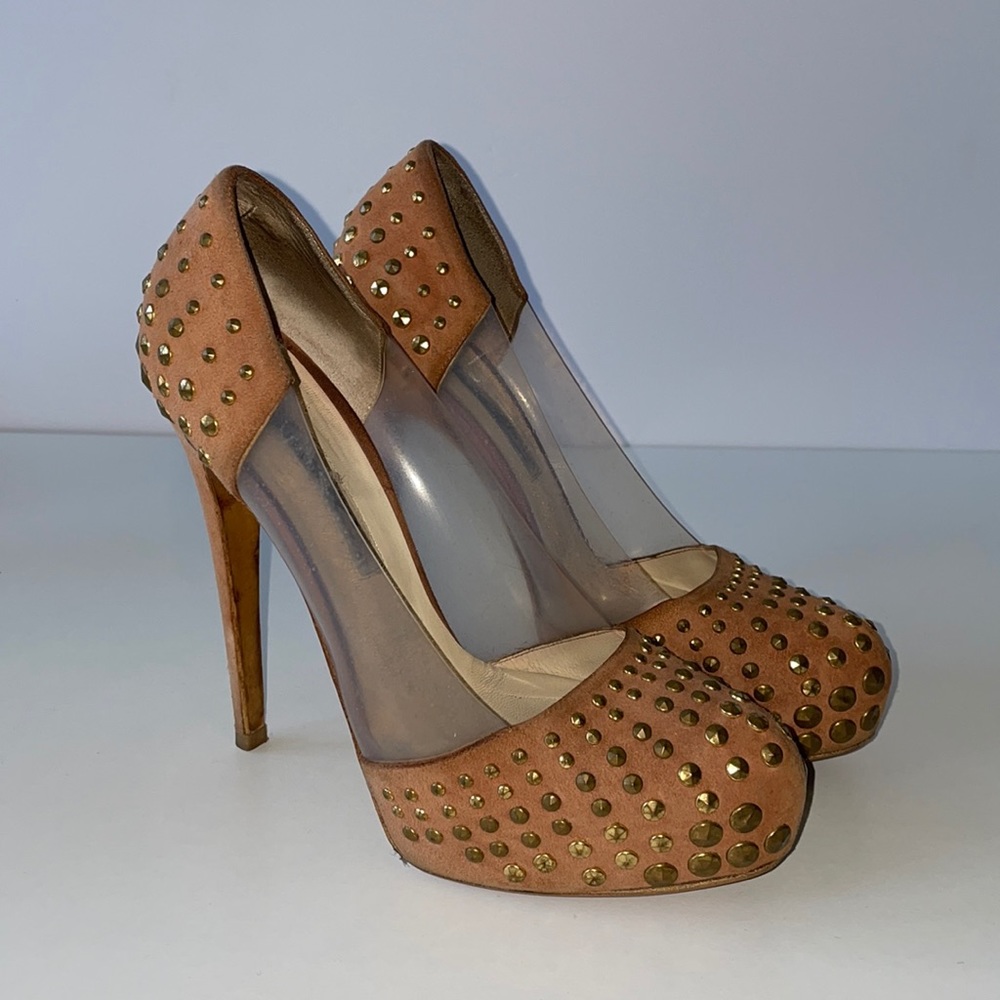 Brian Atwood sz 38 1/2 Peach Studded Pumps